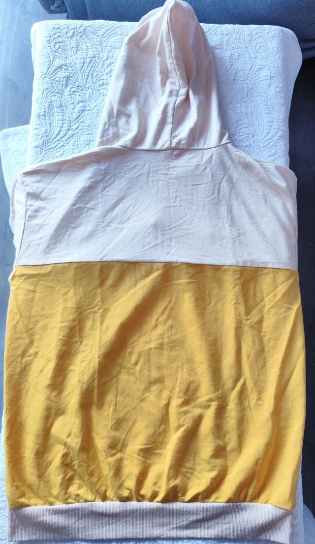 Sudadera bicolor capucha