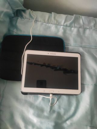 Tablet Samsung tab 4 10 pulgadas.