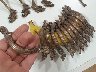 Manijas de bronce antiguo