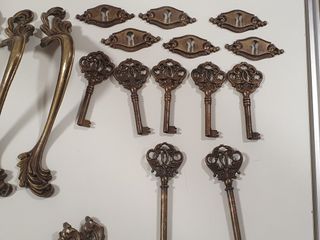 Manijas de bronce antiguo