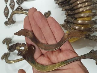 Manijas de bronce antiguo