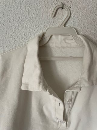 polo crop top mini blanco calentito