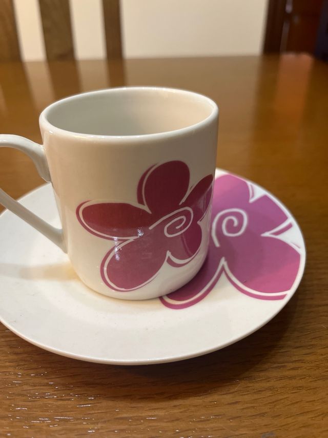 Juego de café - taza y plato