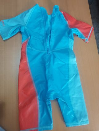 Bañador neopreno niño 1-2 años.
Decathlon 