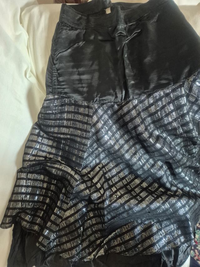 Gonna elegante nera e argento