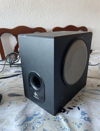 Altavoces Logitech 2.1