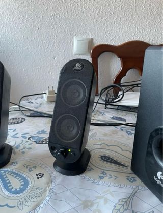 Altavoces Logitech 2.1