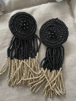 Pendientes largos negros y plata