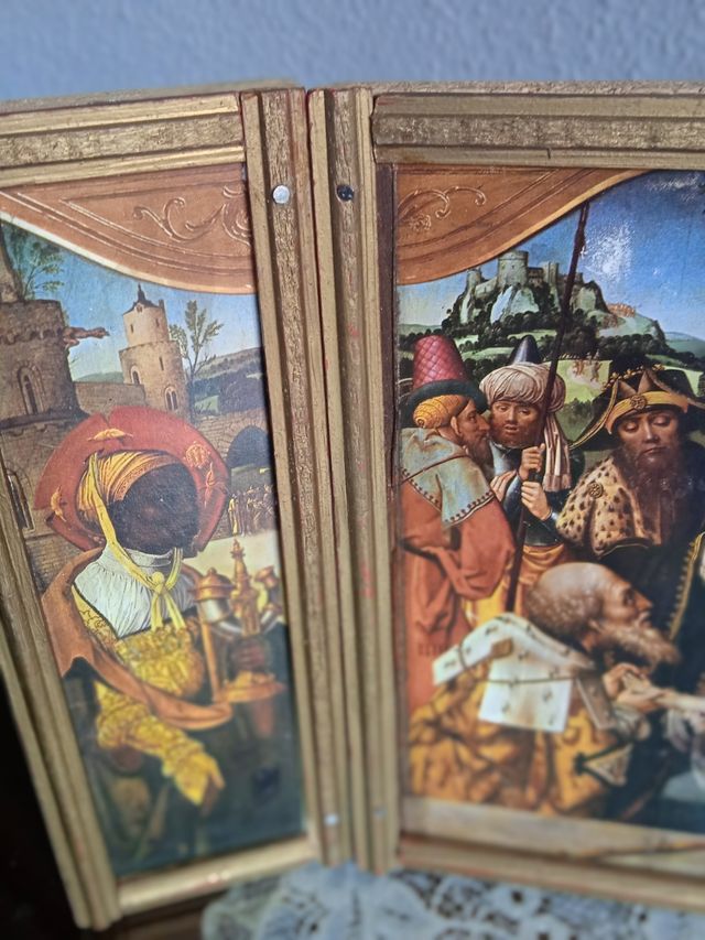 Tríptico religioso antiguo