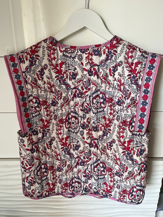 Chaleco acolchado floral