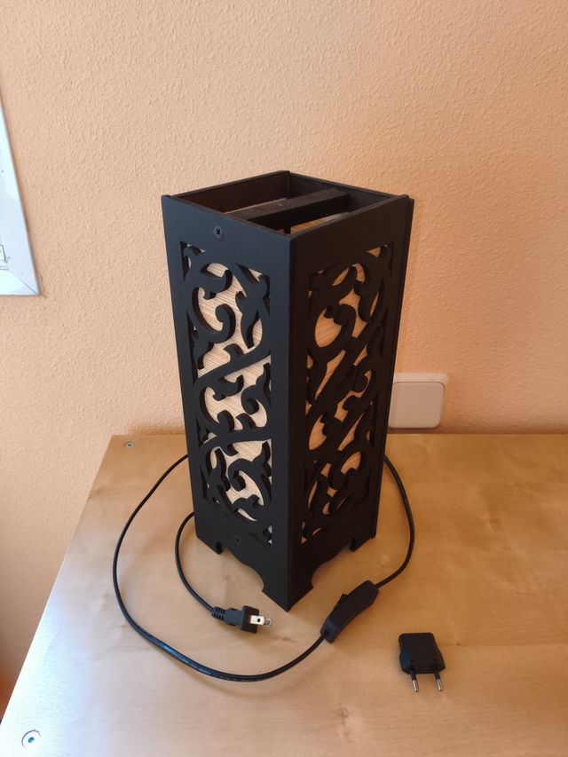 Lampada da tavolo originale dalla Thailandia