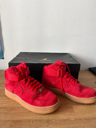 Nike Air Force 1 Gamuza Rojas