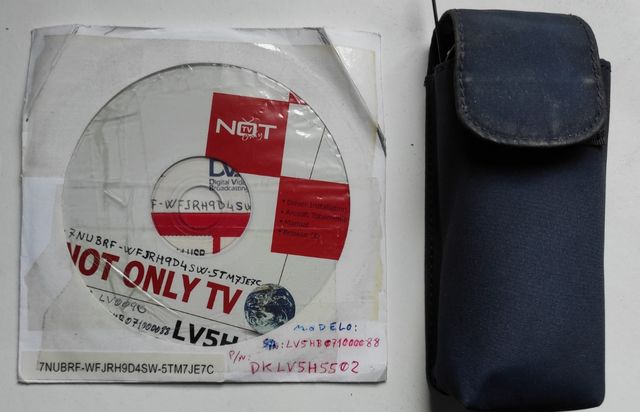 Cartão TV e VHS, USB para PC.