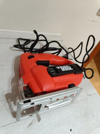 Sierra sable Black+Decker KS888E