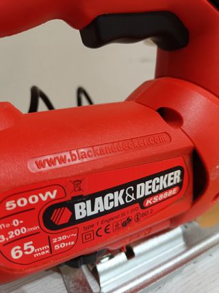 Sierra sable Black+Decker KS888E