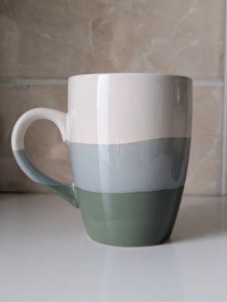 Tazza in ceramica a tre colori