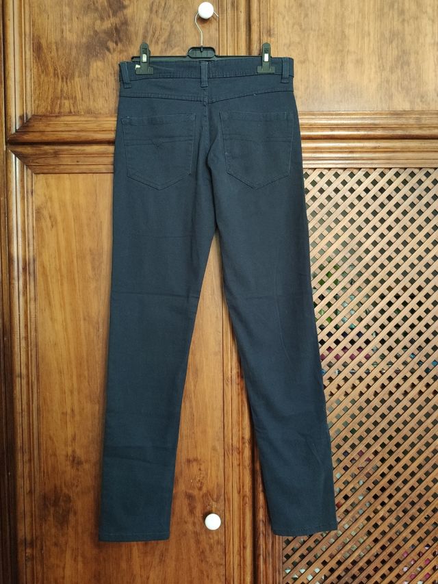 Pantalón pitillo azul marino