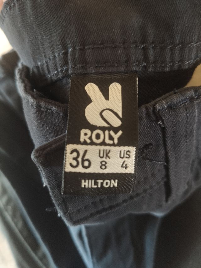 Pantalón pitillo azul marino