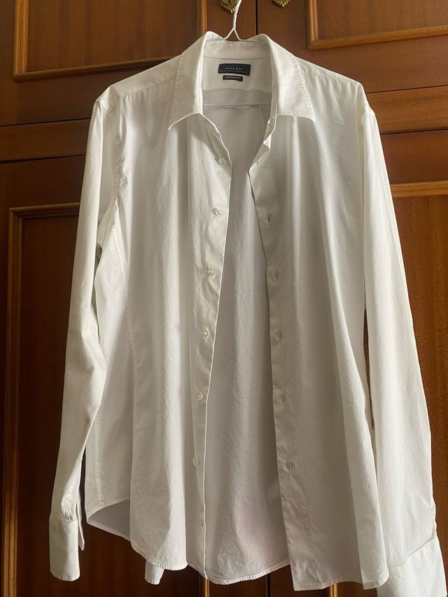 Estpenda camisa de Zara de hombre