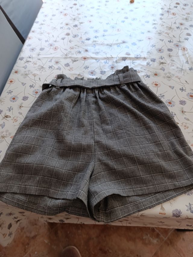 Shorts grises Stradivarius -talla S