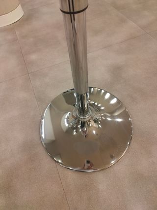 Mesa cóctel blanca altura ajustable