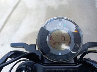 Husqvarna svartpilen 401 2022 como nueva