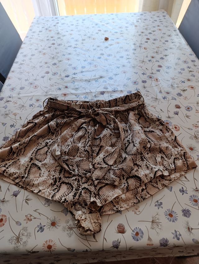 Shorts shein serpiente beige