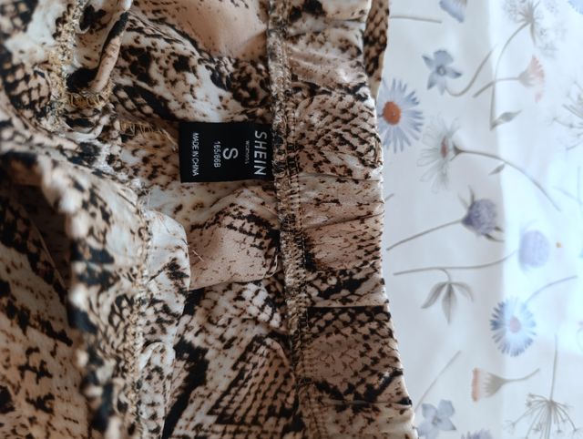 Shorts shein serpiente beige