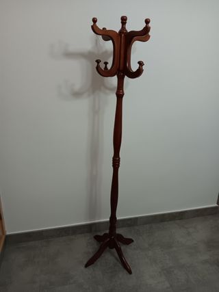 Perchero madera marrón