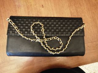 Borsa a tracolla nera intrecciata