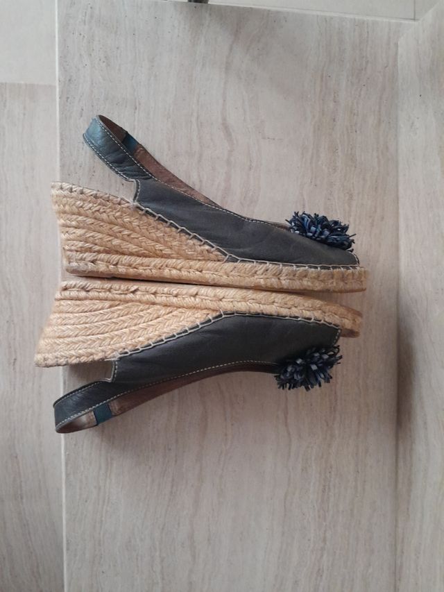 Sandalias cuña azul marino