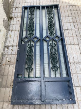 Puerta hierro maciza