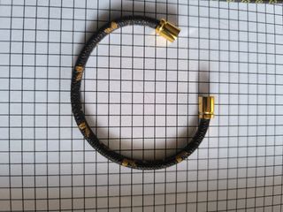 Collar y pulsera LV - Cuero sintético