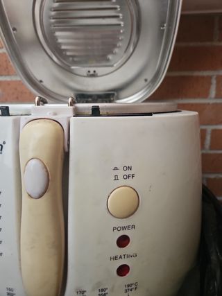 Freidora Saxem 2L - usada