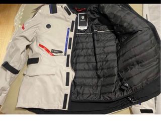 Chaqueta Revit Vertical