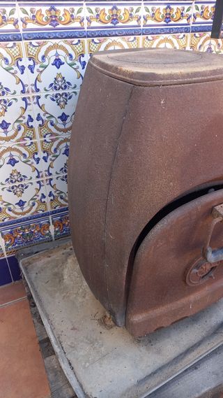 Estufa antigua Jotul, hierro fundido