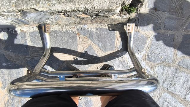 Defensa Toyota land Cruiser en buen estado