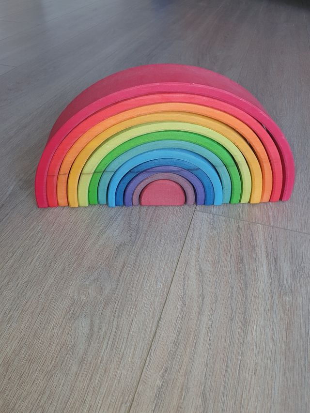 Arcoiris Waldorf auténtico de madera.