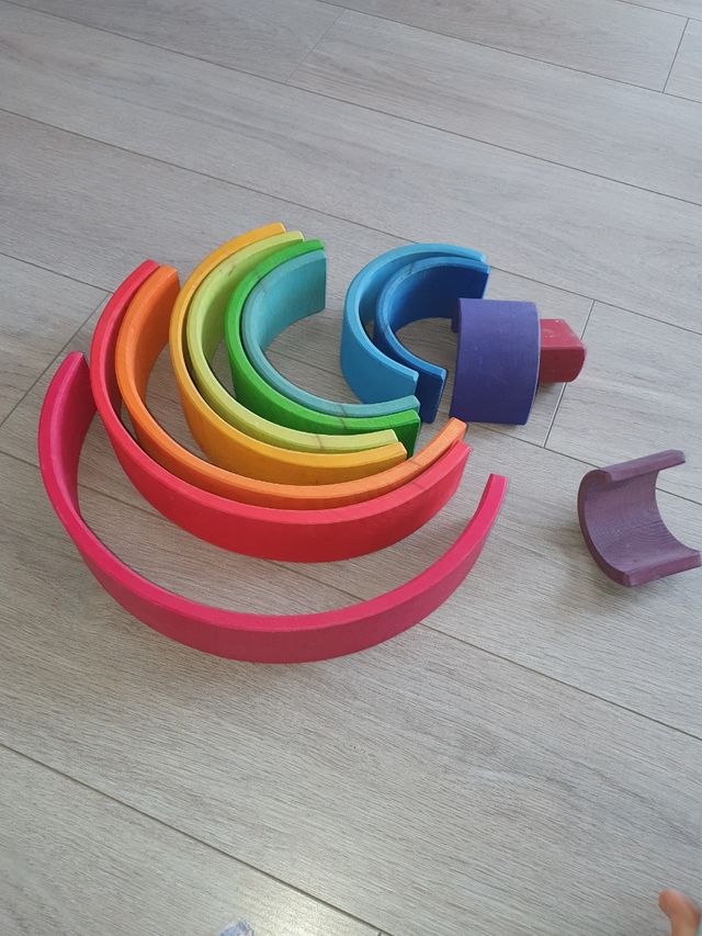 Arcoiris Waldorf auténtico de madera.
