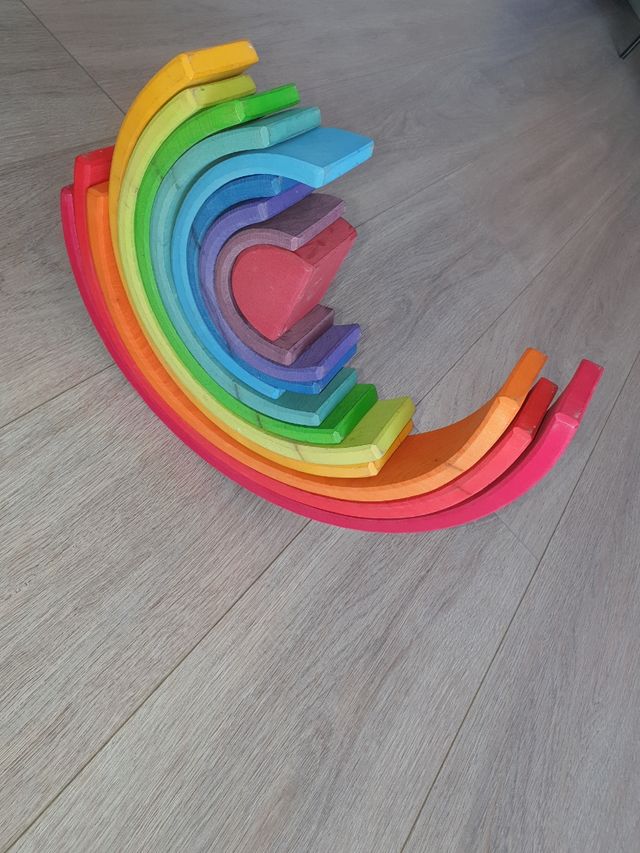 Arcoiris Waldorf auténtico de madera.