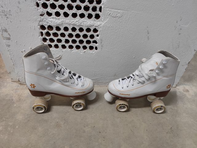 Patines clásicos blancos