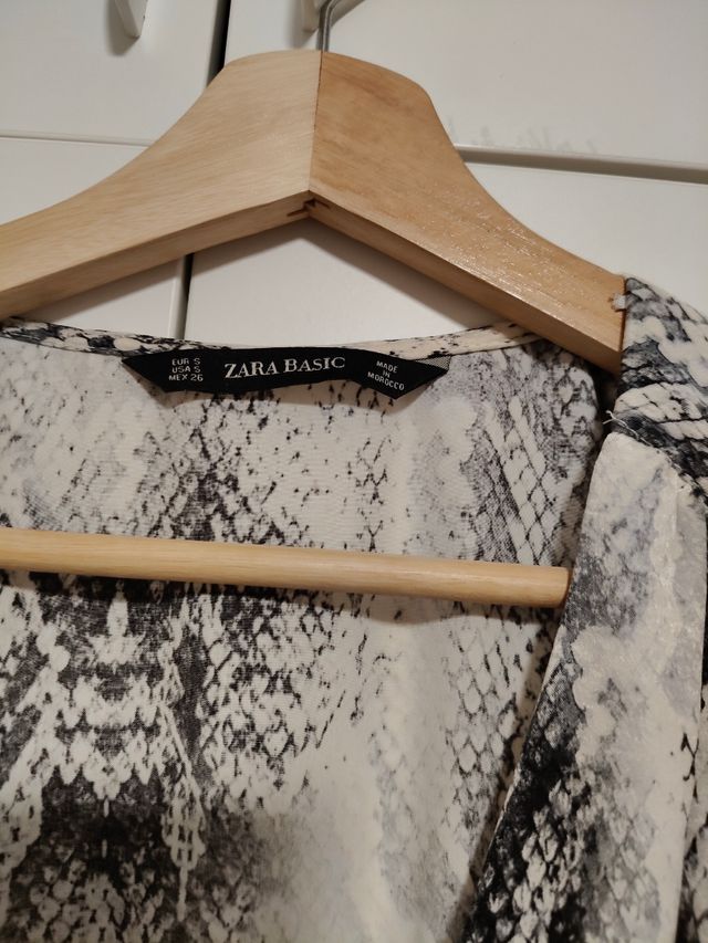 Vestido Zara serpiente gris-negro