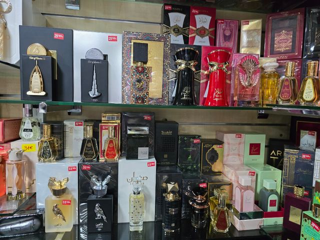 Perfumes MARWA AHLAM Y LAILA