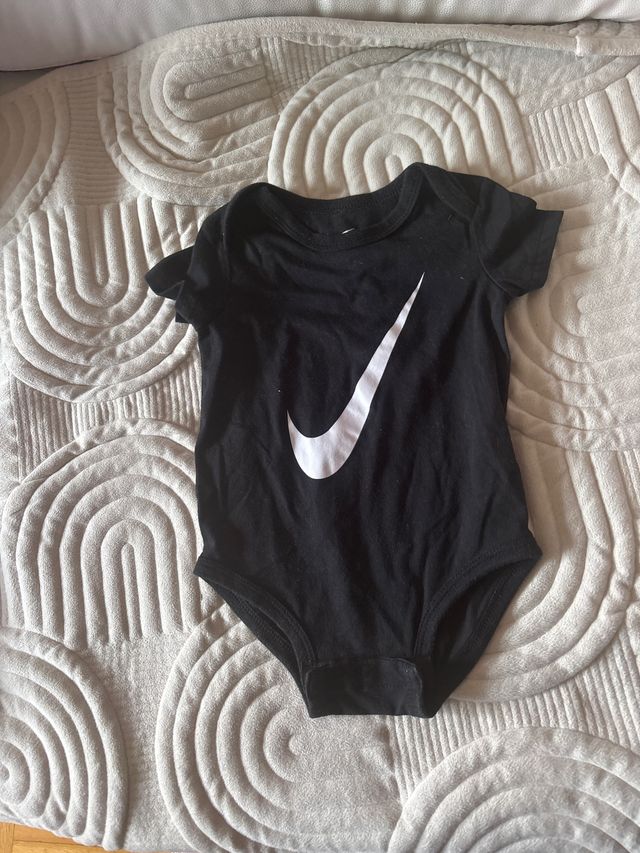 Body bebe Nike