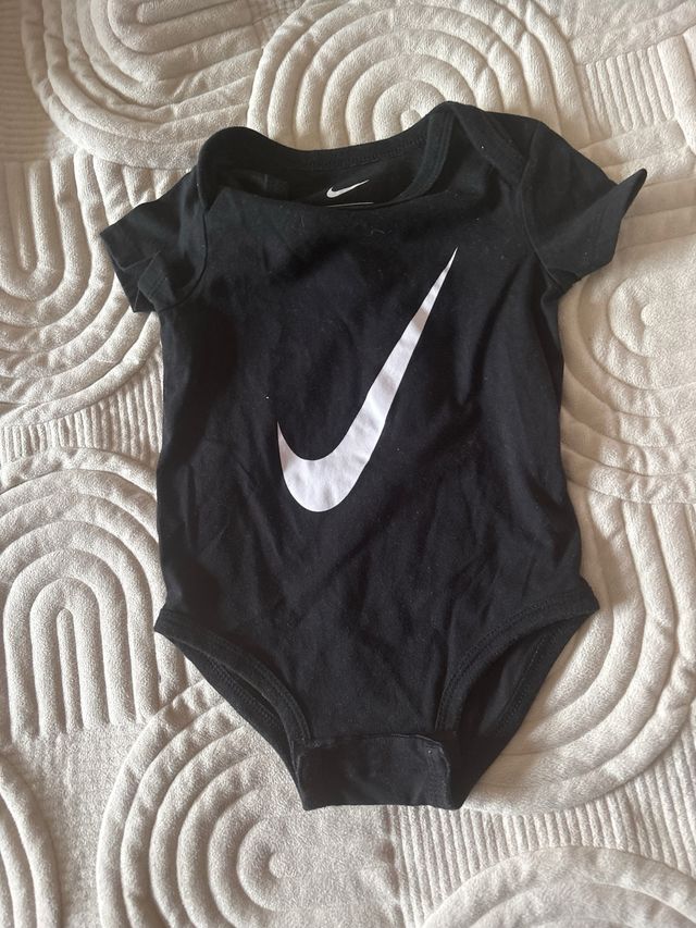 Body bebe Nike