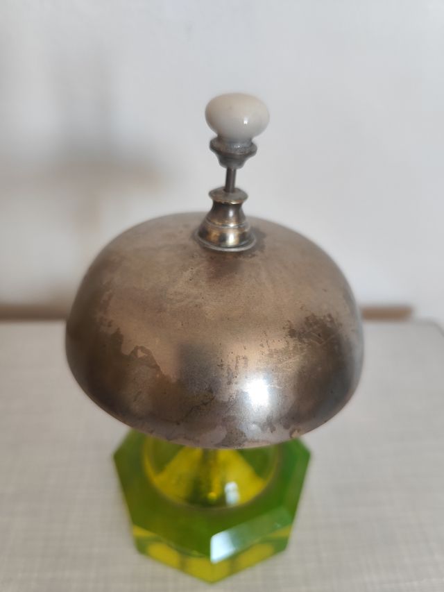 Campainha de Hotel em urânio de séc XIX