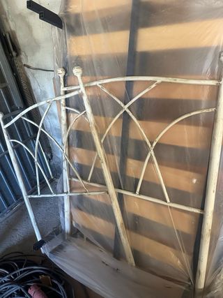2 Cabecer cama 90cm metal beis 
2 somier laminas m