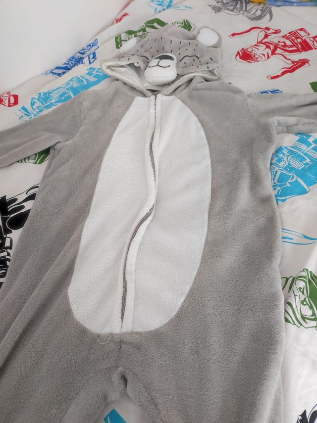 Pijama mono con capucha talla 9 años