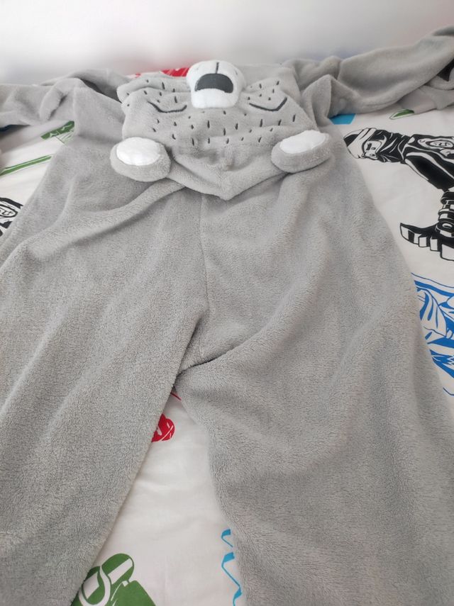 Pijama mono con capucha talla 9 años