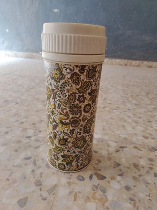 Termo vintage con estampado floral